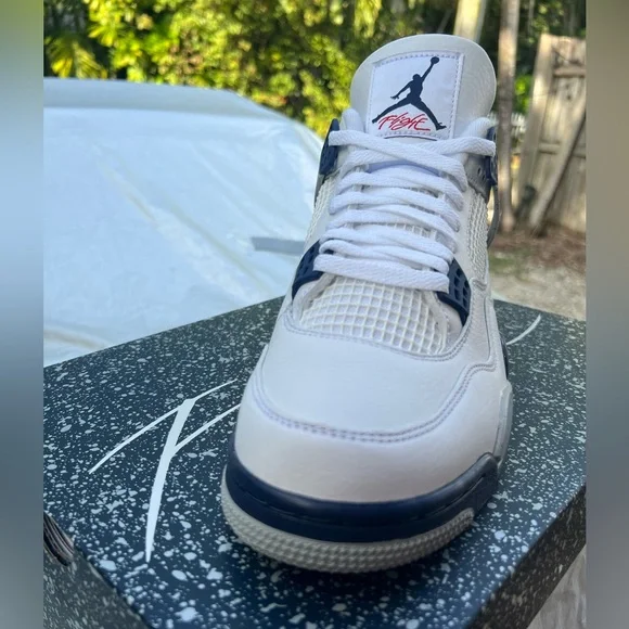 Air Jordan, Midnight Navy 4s. 11M. New with Box and proof of purchase from Nike